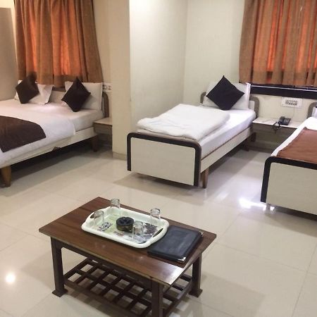 Hotel Mansarovar Ahmedabad Exterior foto