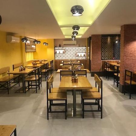 Hotel Mansarovar Ahmedabad Exterior foto