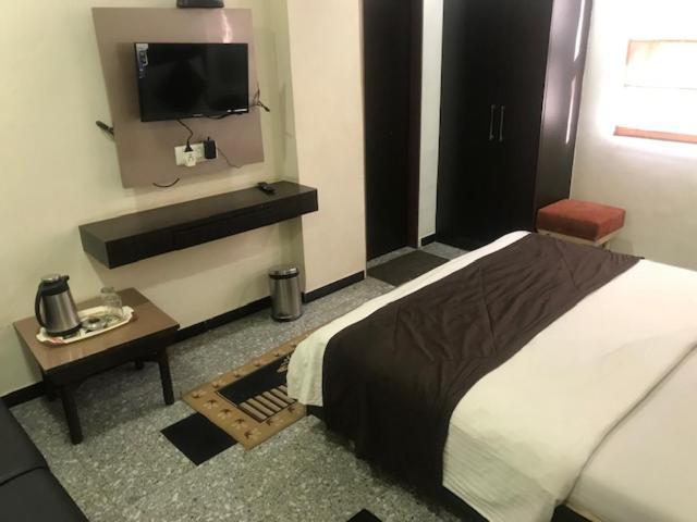 Hotel Mansarovar Ahmedabad Exterior foto