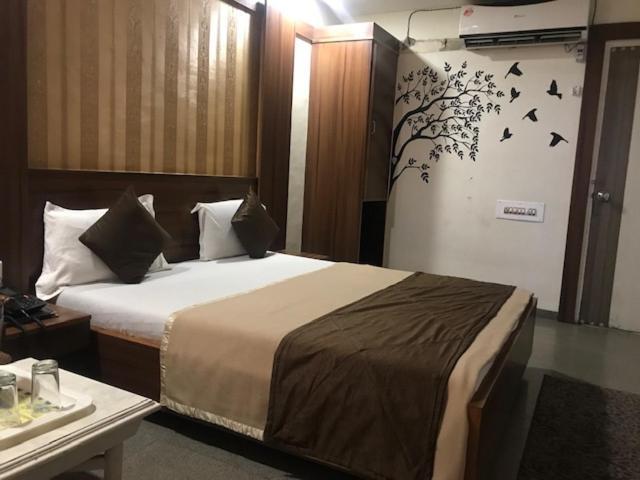 Hotel Mansarovar Ahmedabad Exterior foto