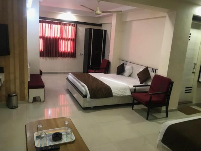 Hotel Mansarovar Ahmedabad Exterior foto
