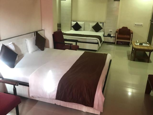 Hotel Mansarovar Ahmedabad Exterior foto