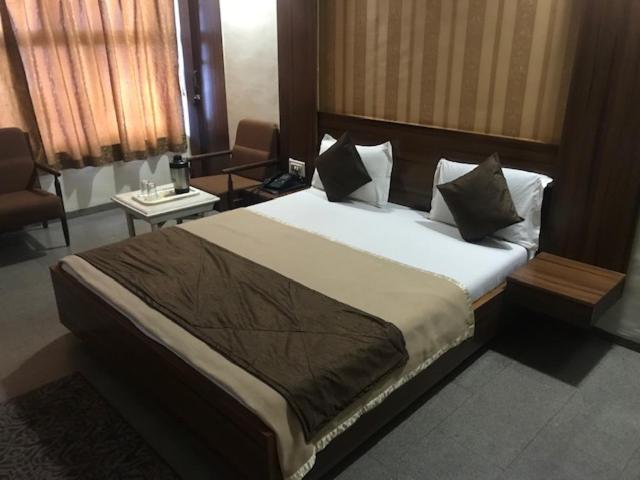 Hotel Mansarovar Ahmedabad Exterior foto