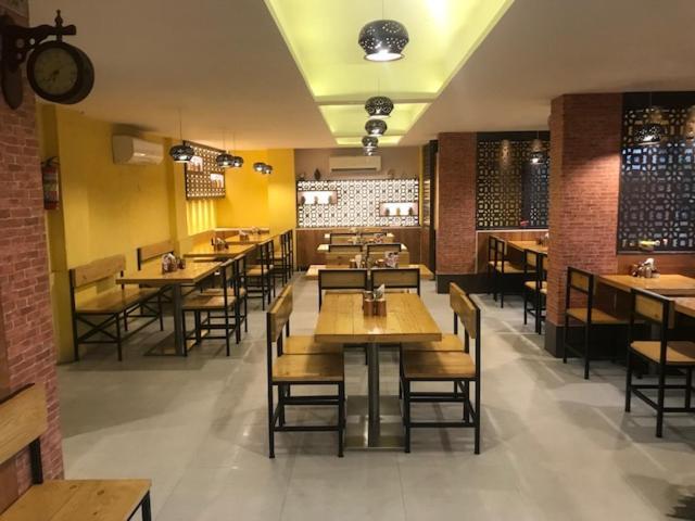 Hotel Mansarovar Ahmedabad Exterior foto