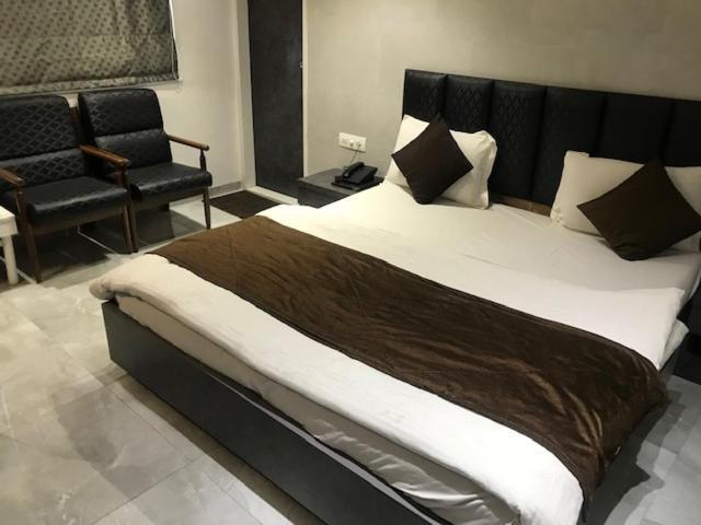Hotel Mansarovar Ahmedabad Exterior foto