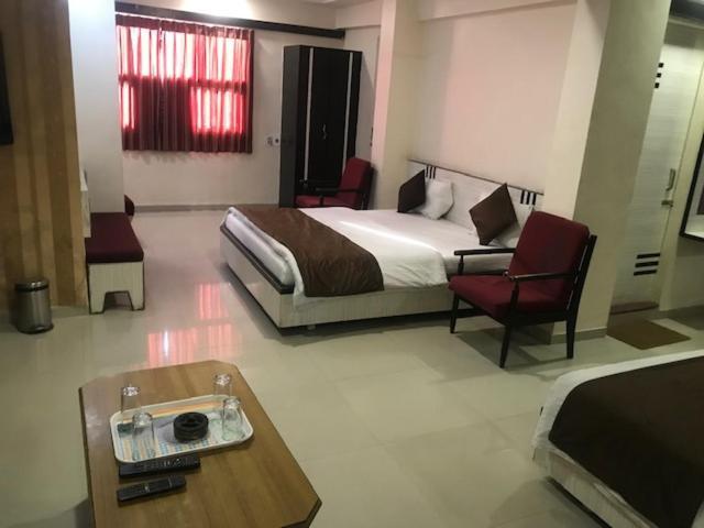Hotel Mansarovar Ahmedabad Exterior foto